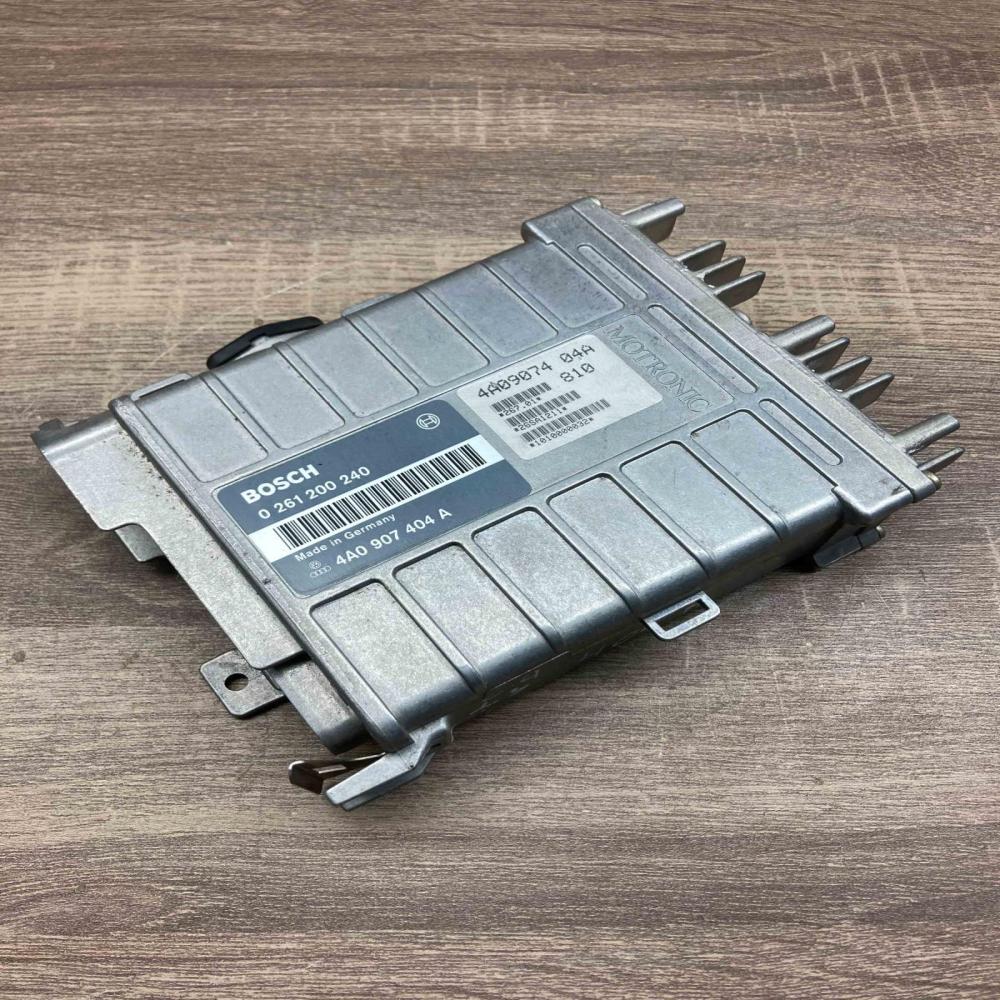 0261200240 4A0907404A  Engine control unit/module ECU Audi 100 S4 C4