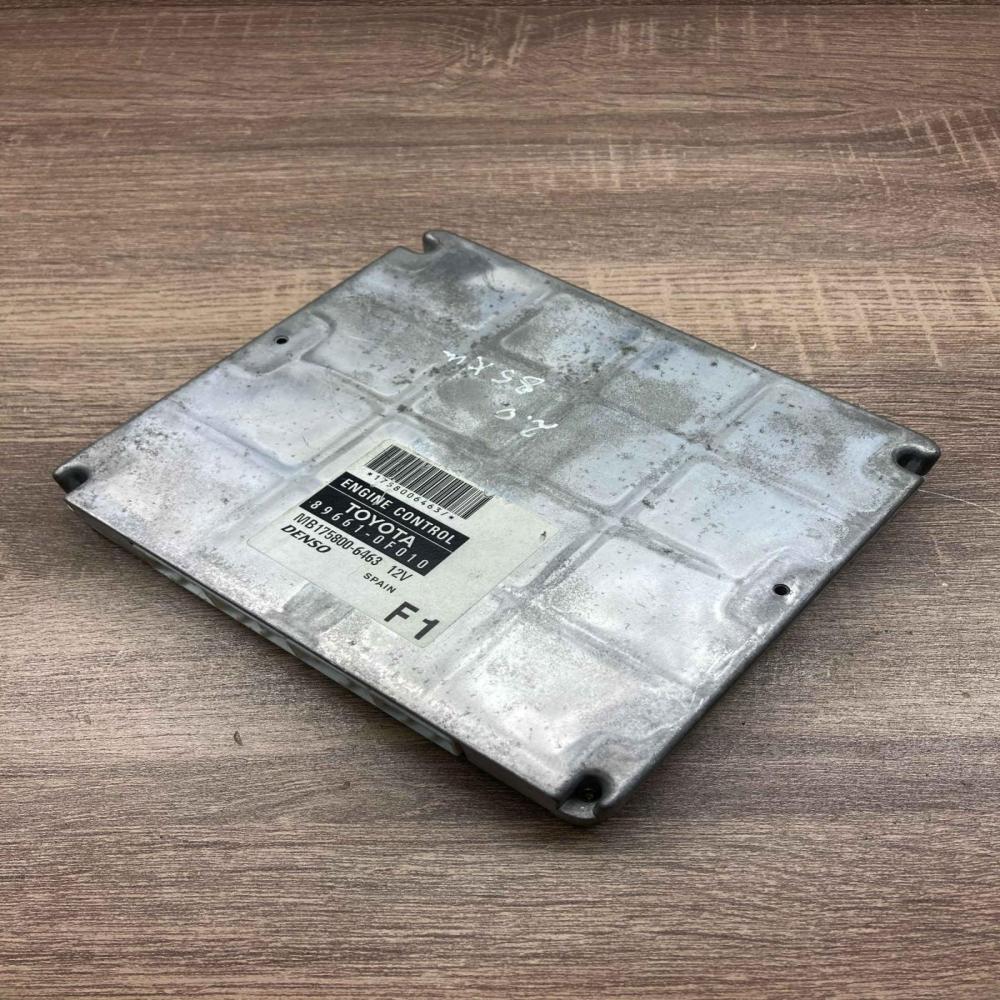 89661 0F010 MB175800 6463  Engine control unit/module ECU Toyota Corolla Verso A