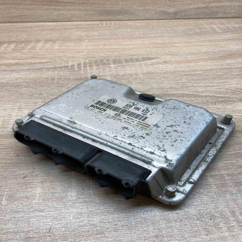 030906032J 0261204913  Engine control unit/module ECU Volkswagen Scirocco
