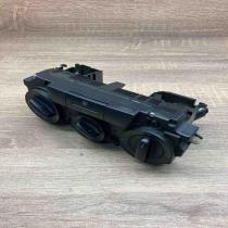 8P1819045 5HB008722  Climate control unit Skoda Octavia Mk2 (1Z)