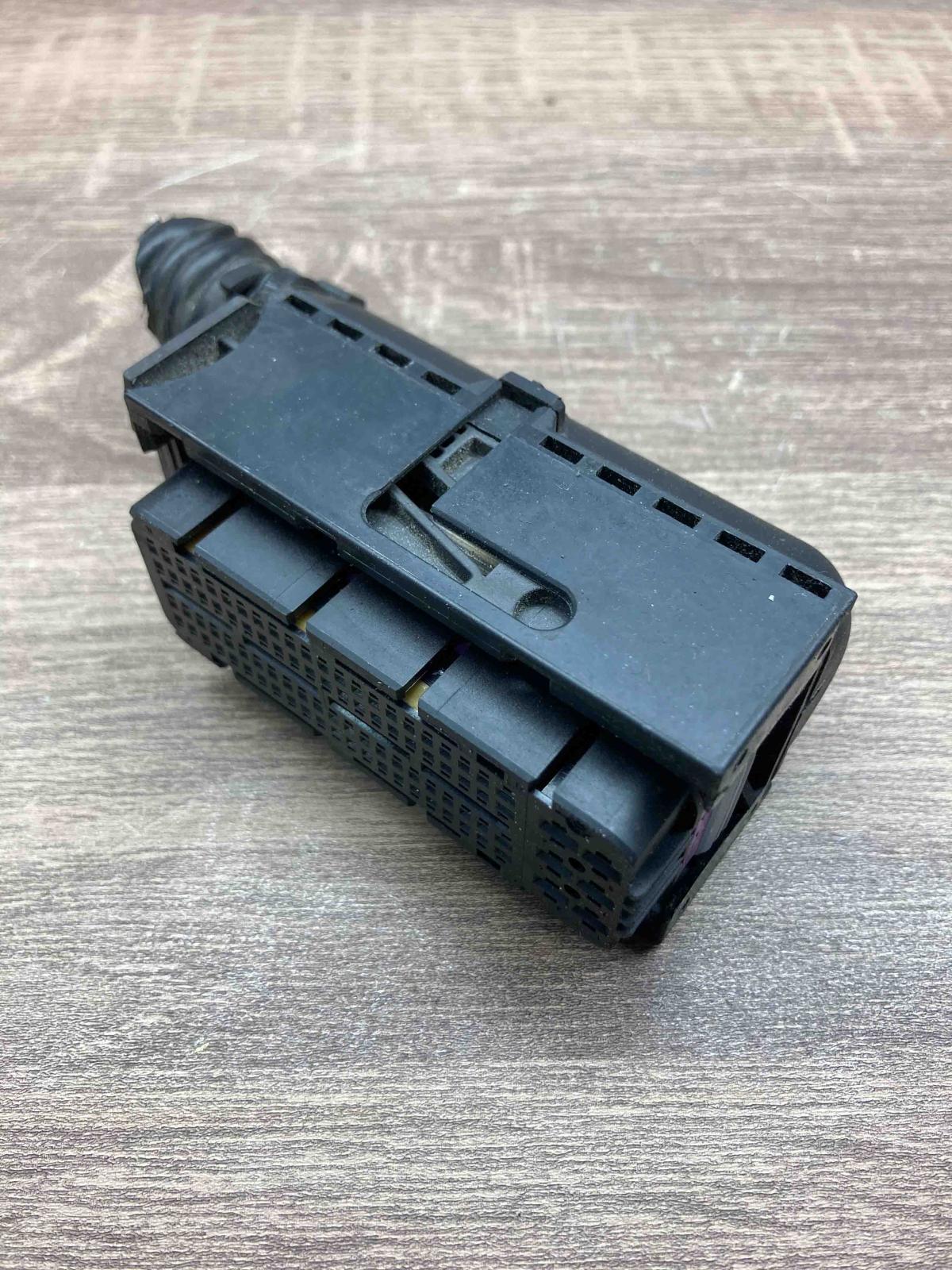 7L0906385A 7L0906385A  Plug wire Audi Q7 4L