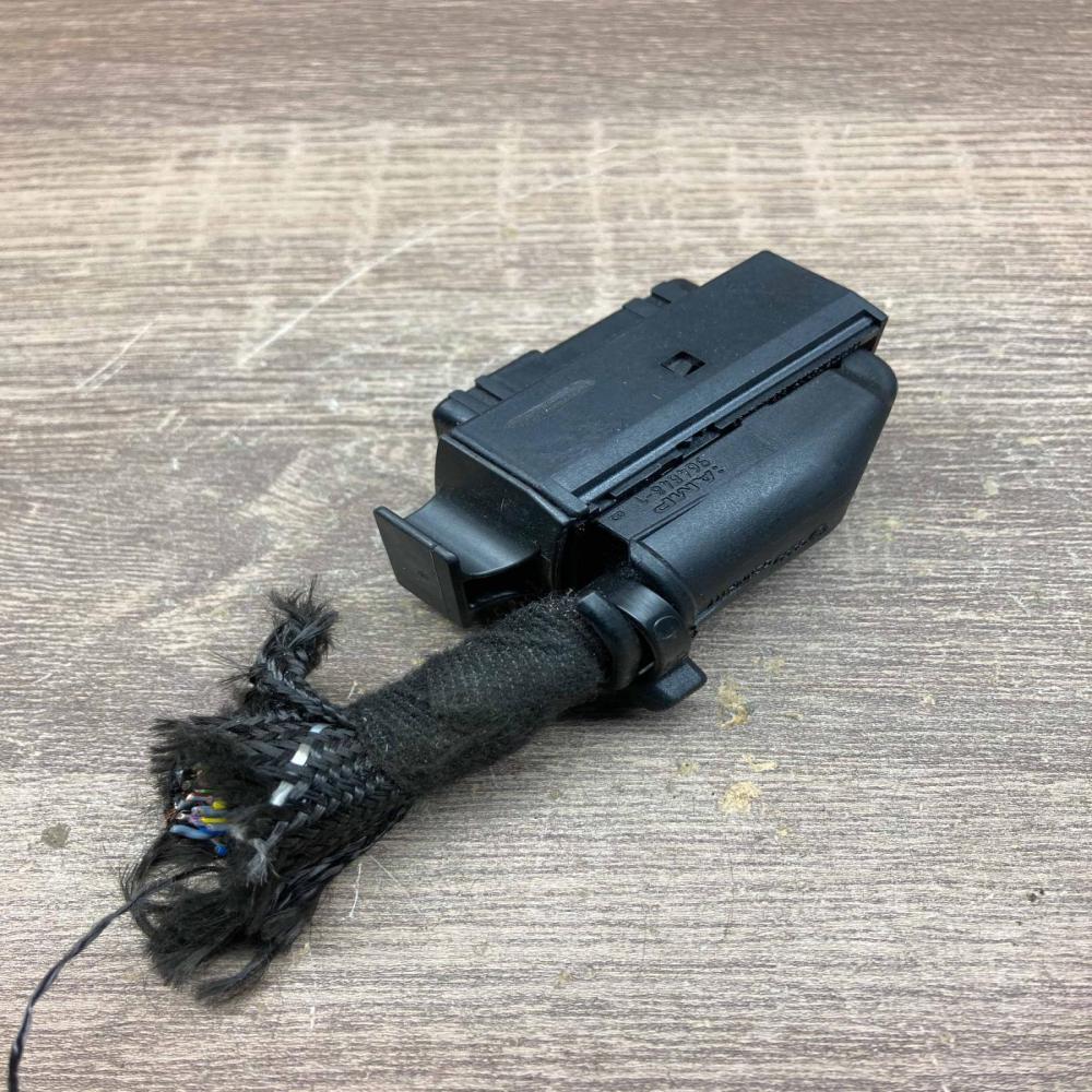 964848 1   Plug wire Porsche Cayenne (9PA)