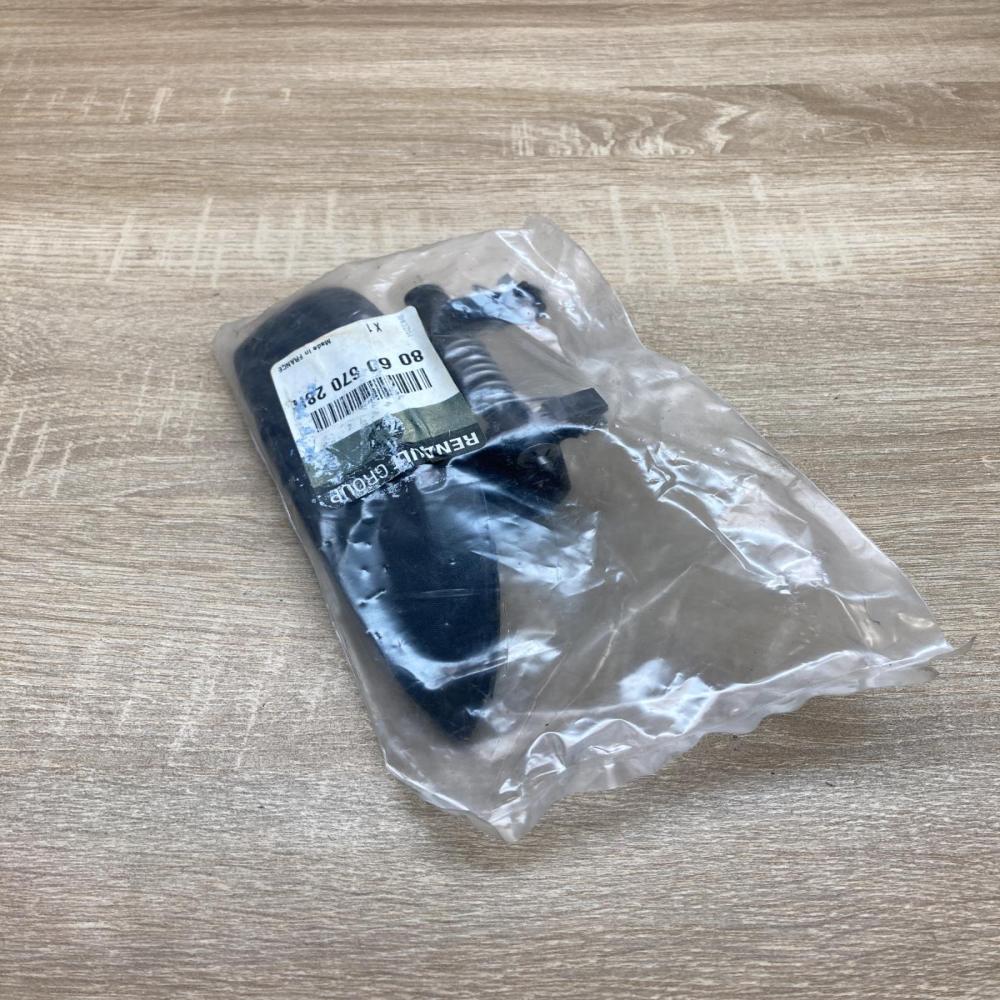 806067028R   Front door exterior handle Renault Sandero I