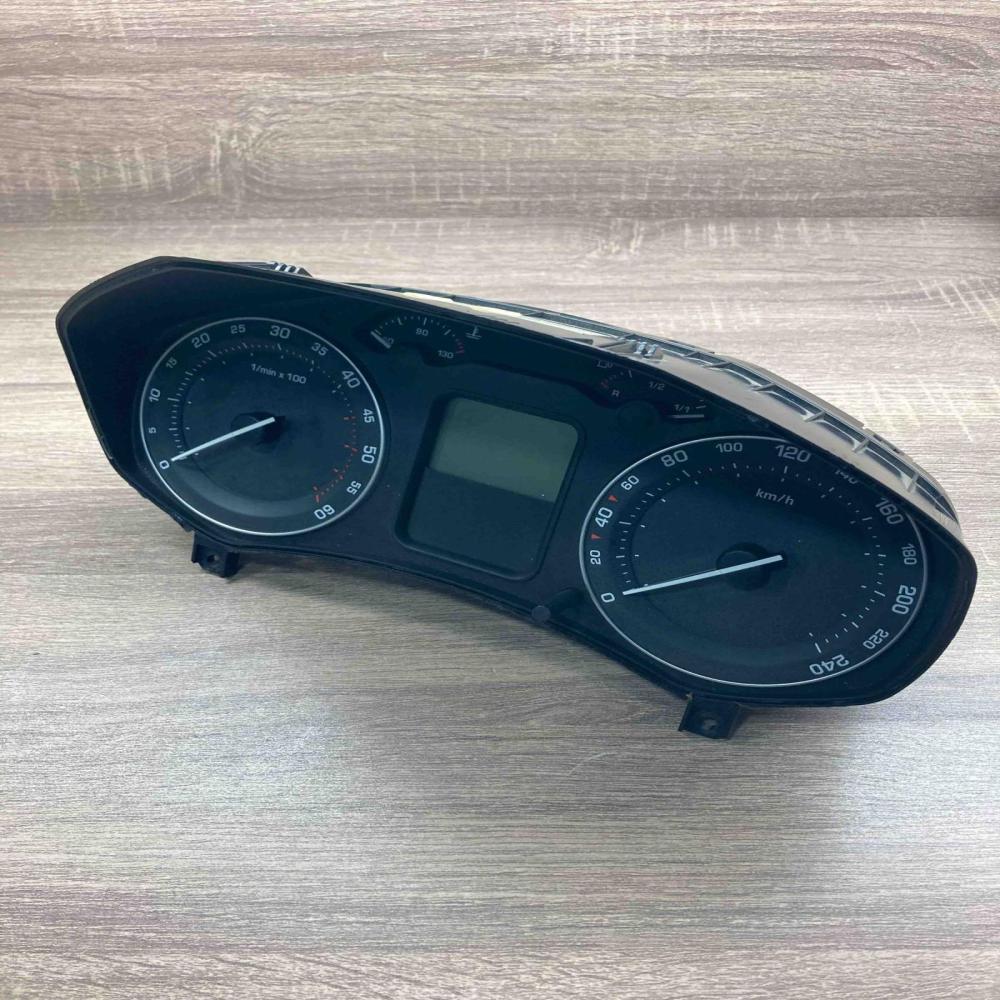 1Z0920812D V1610056  Speedometer (instrument cluster) Skoda Octavia Mk2 (1Z)