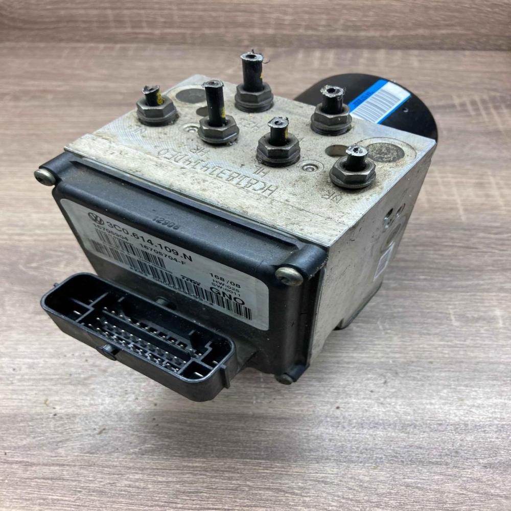 3C0614109N 16705904 16705704 F ABS Pump Volkswagen PASSAT B6