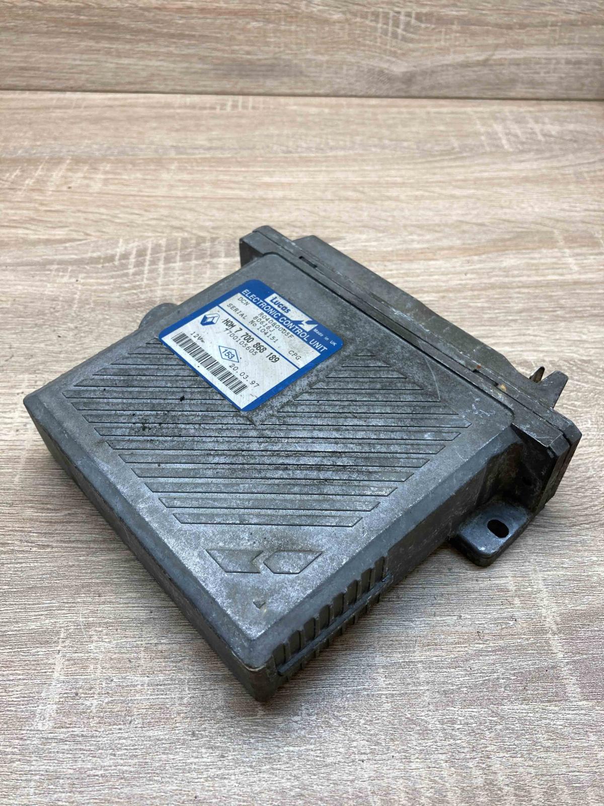 HOM7700868189 7700105605  Engine control unit/module ECU Renault Scenic I