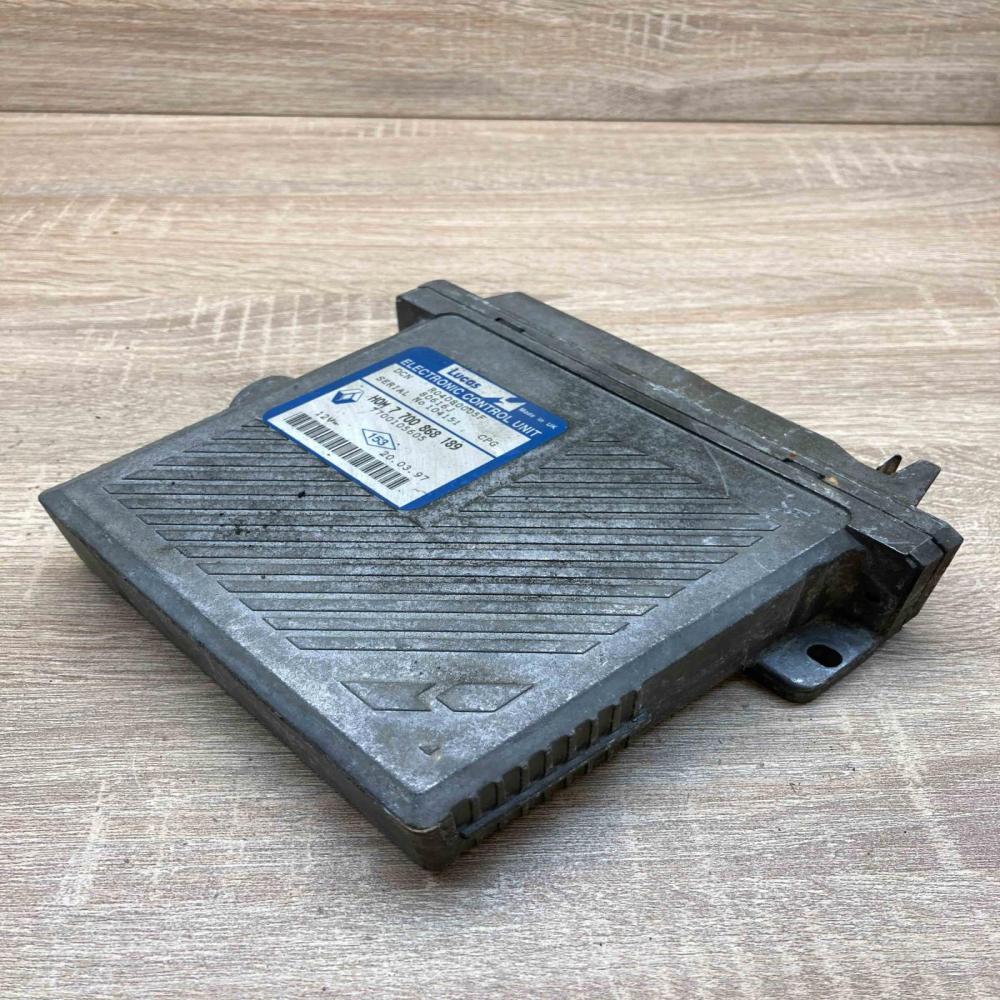 HOM7700868189 7700105605  Engine control unit/module ECU Renault Scenic I