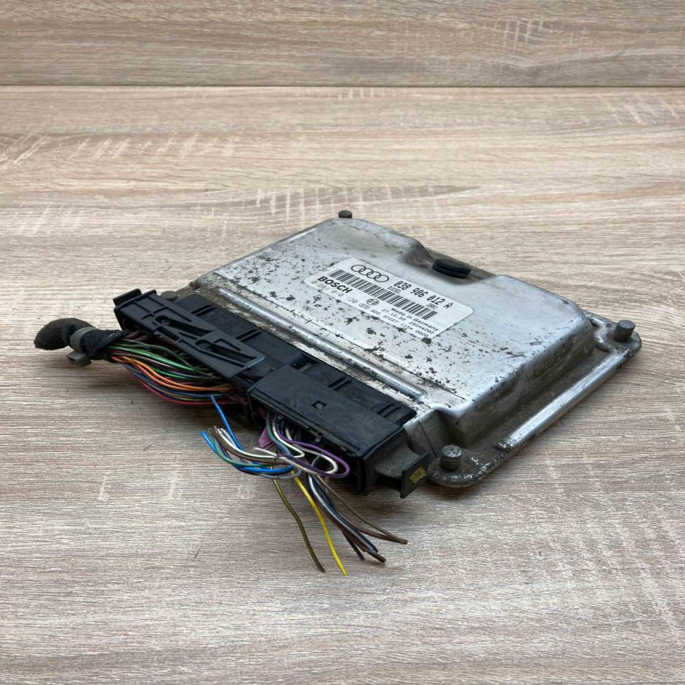 038906012A 0281010120  Engine control unit/module ECU Audi A3 S3 8L
