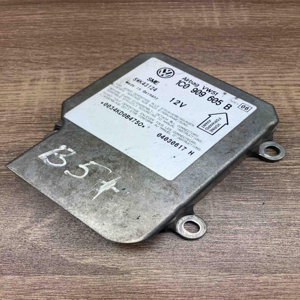 1C0909605B 5WK43124  Airbag control unit/module Volkswagen PASSAT B5.5