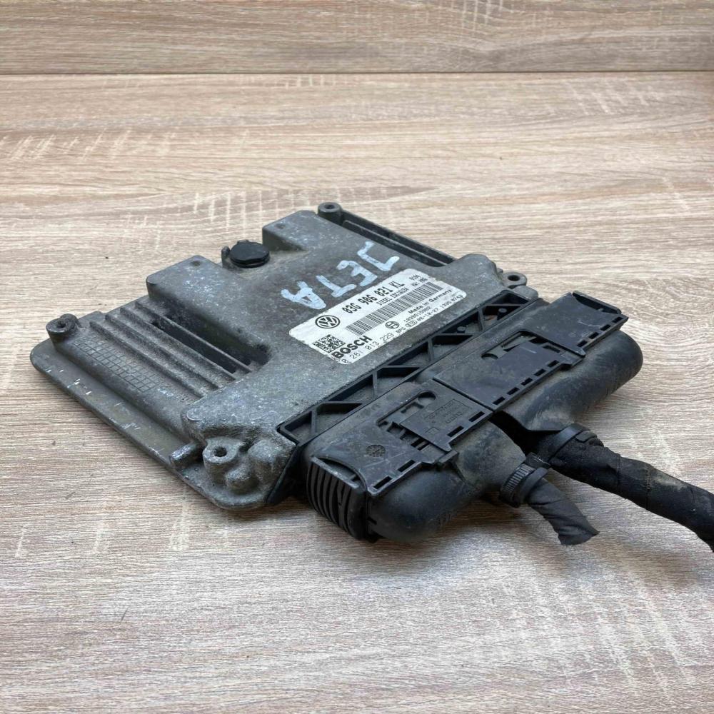 03G906021KL 0281013229  Engine control unit/module ECU Volkswagen Golf V