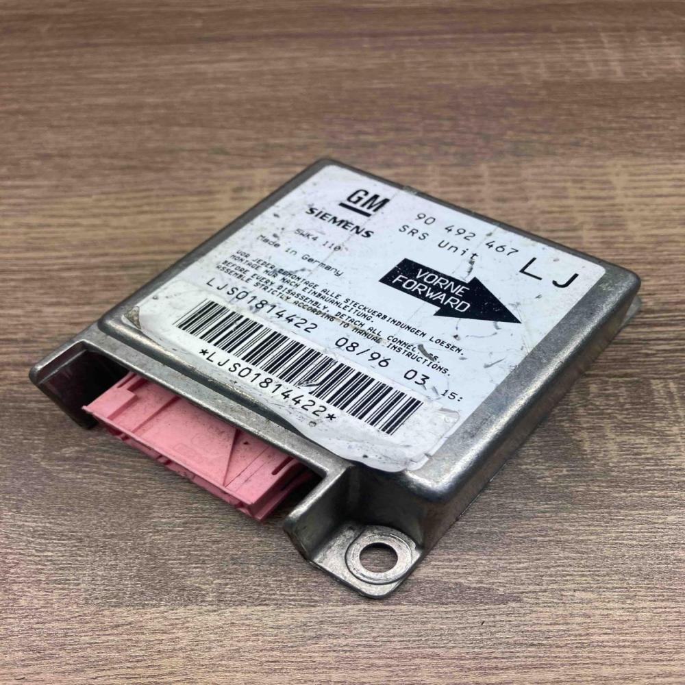 90492467 5WK4110 LJ Airbag control unit/module Opel Omega B1
