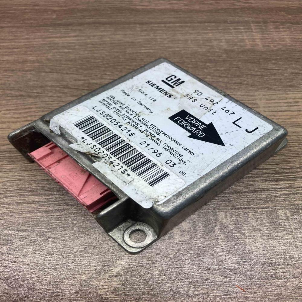90492467 5WK4110 LJ Airbag control unit/module Opel Omega B1