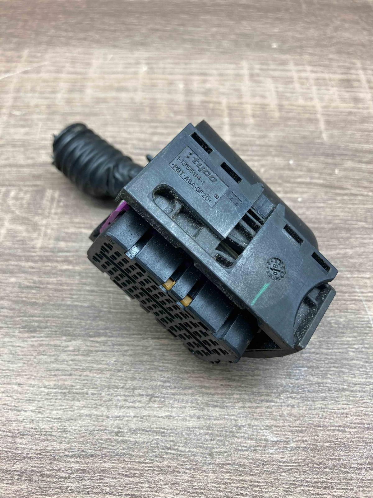 113551141 3B0906379B  Plug wire Volkswagen Transporter - Caravelle T5