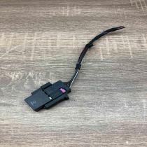 4H1937527 646  Relay mounting block Skoda Yeti (5L)