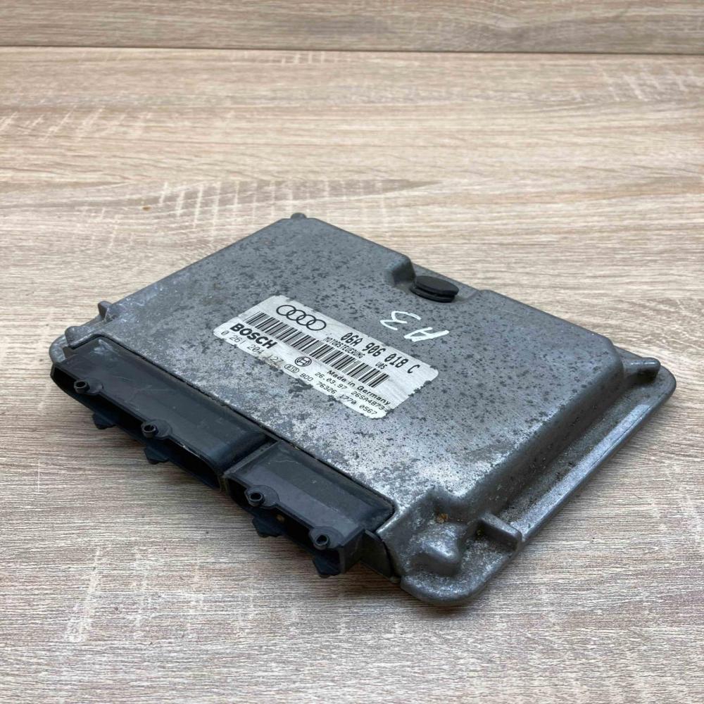 06A906018C 0261204127  Engine control unit/module ECU Audi A3 S3 8L