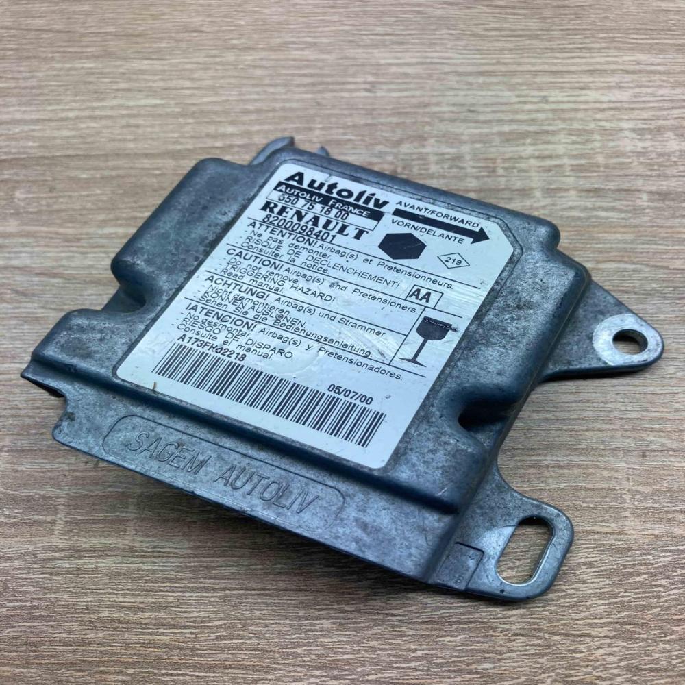 550751800 8200098401  Airbag control unit/module Renault Kangoo I