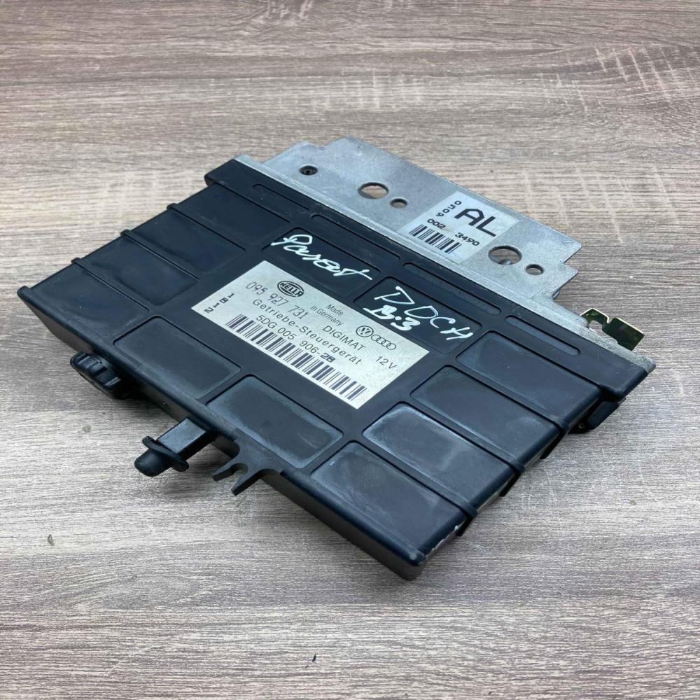 095927731 5DG005906 28  Engine control unit/module ECU Volkswagen PASSAT B3