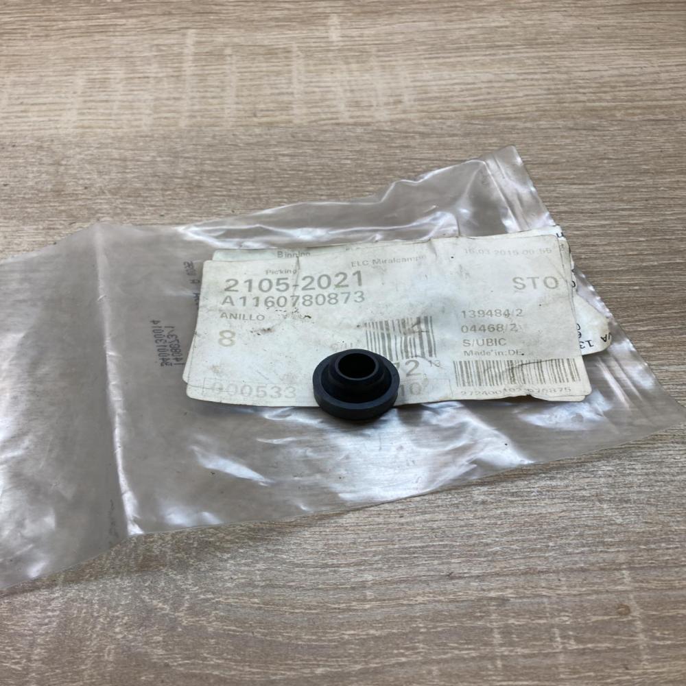 A1160780873   Fuel injector Mercedes-Benz 200 300 W123