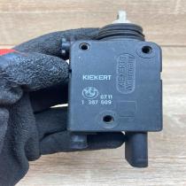 1387609   Central locking motor BMW 3 E36