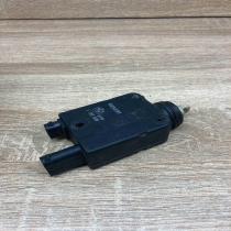 1387609   Central locking motor BMW 3 E36
