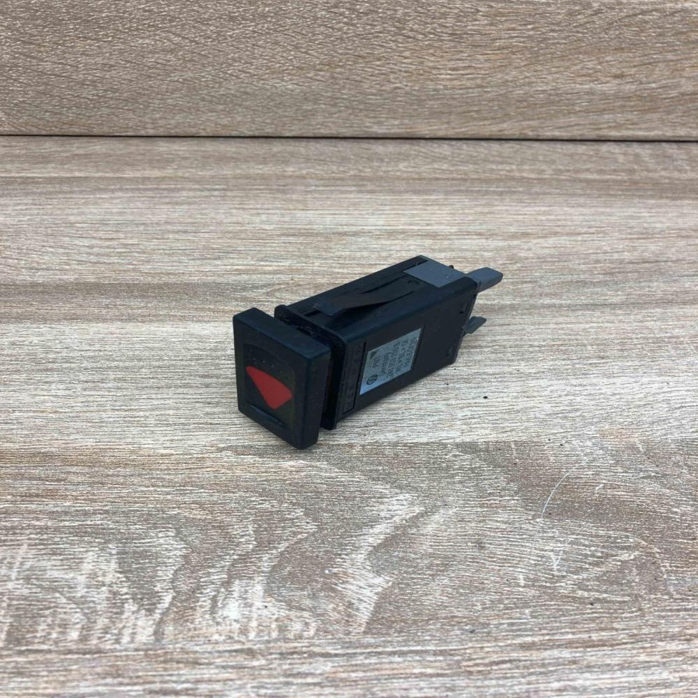 3B0953235B   Hazard light switch Volkswagen PASSAT B5