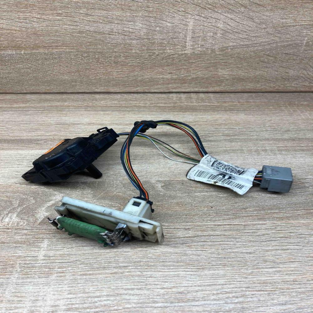 XS4H 19E616 AC 98AG 18B604 AF  Air flap motor/actuator Volvo V70
