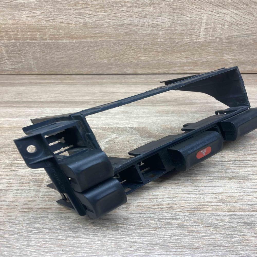 90503546 Hazard Switch  Hazard light switch Opel Vectra B