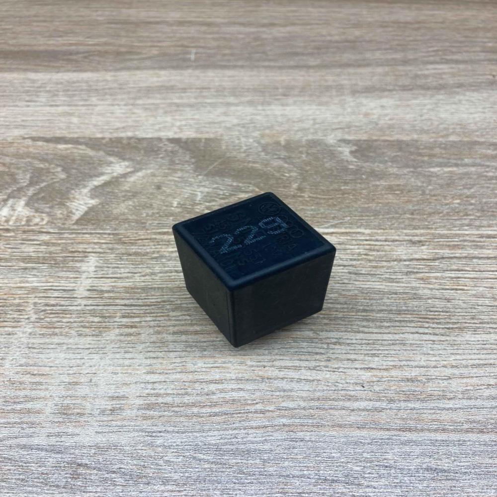 431955531  229 Other relay Audi 80 90 S2 B4