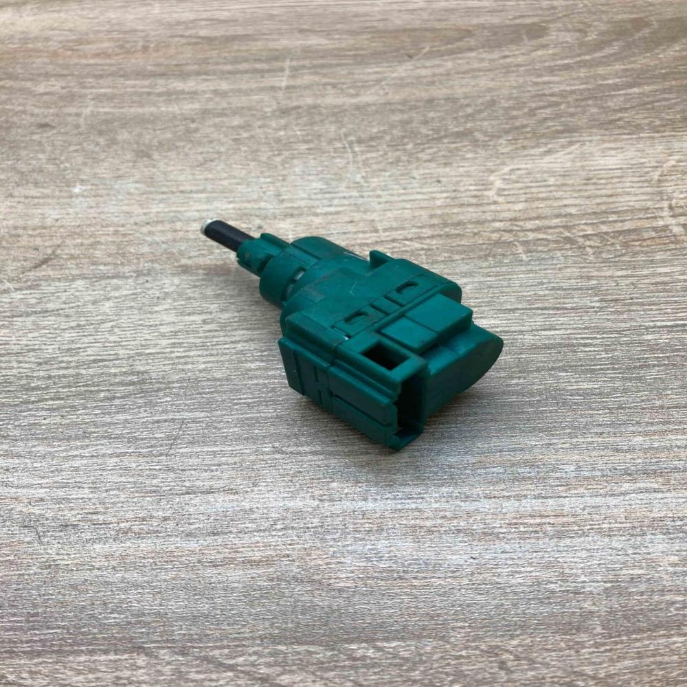 24762   Brake pedal sensor switch Volkswagen Multivan T5