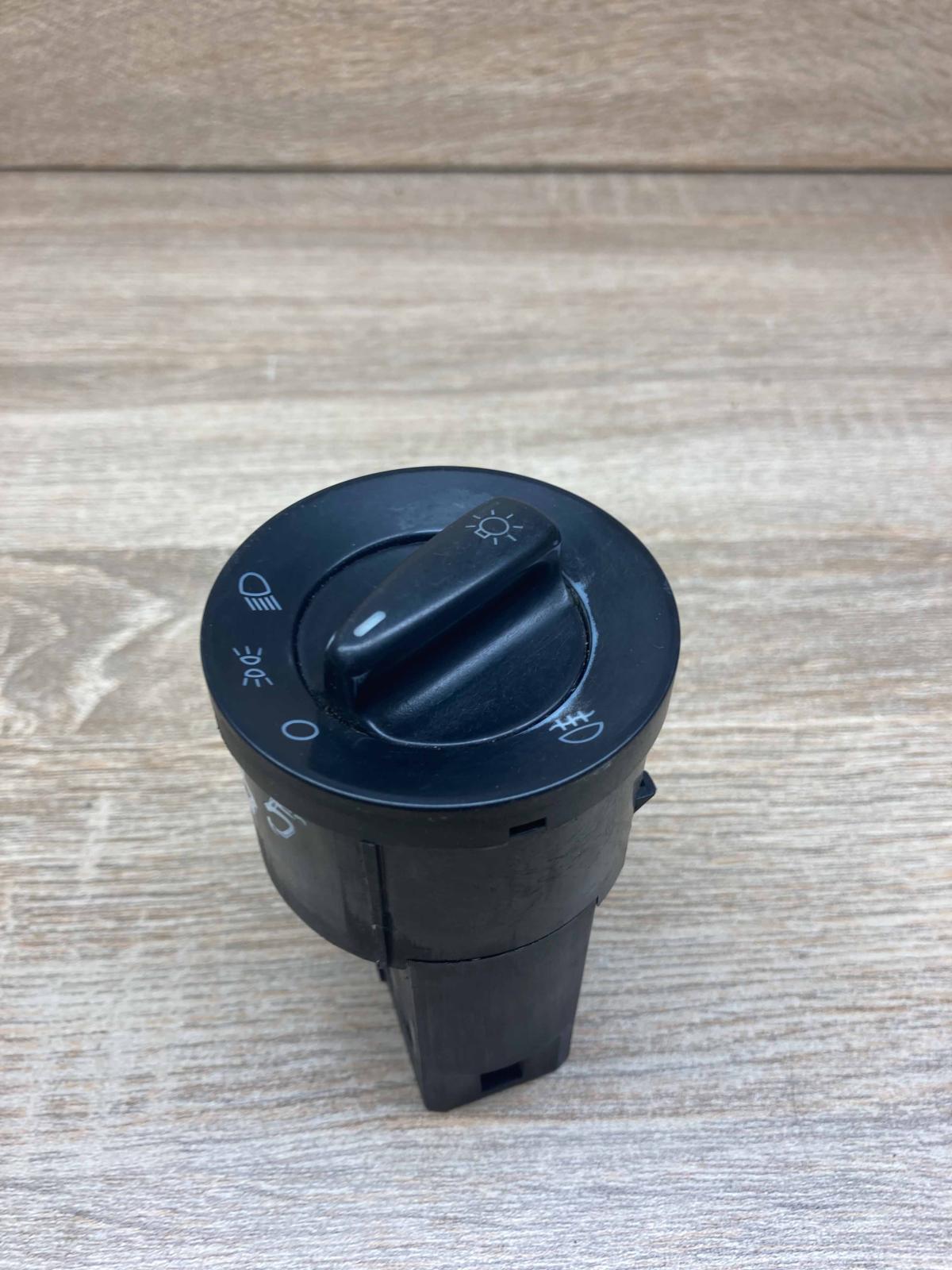 1C0941531   Light switch Volkswagen PASSAT B5