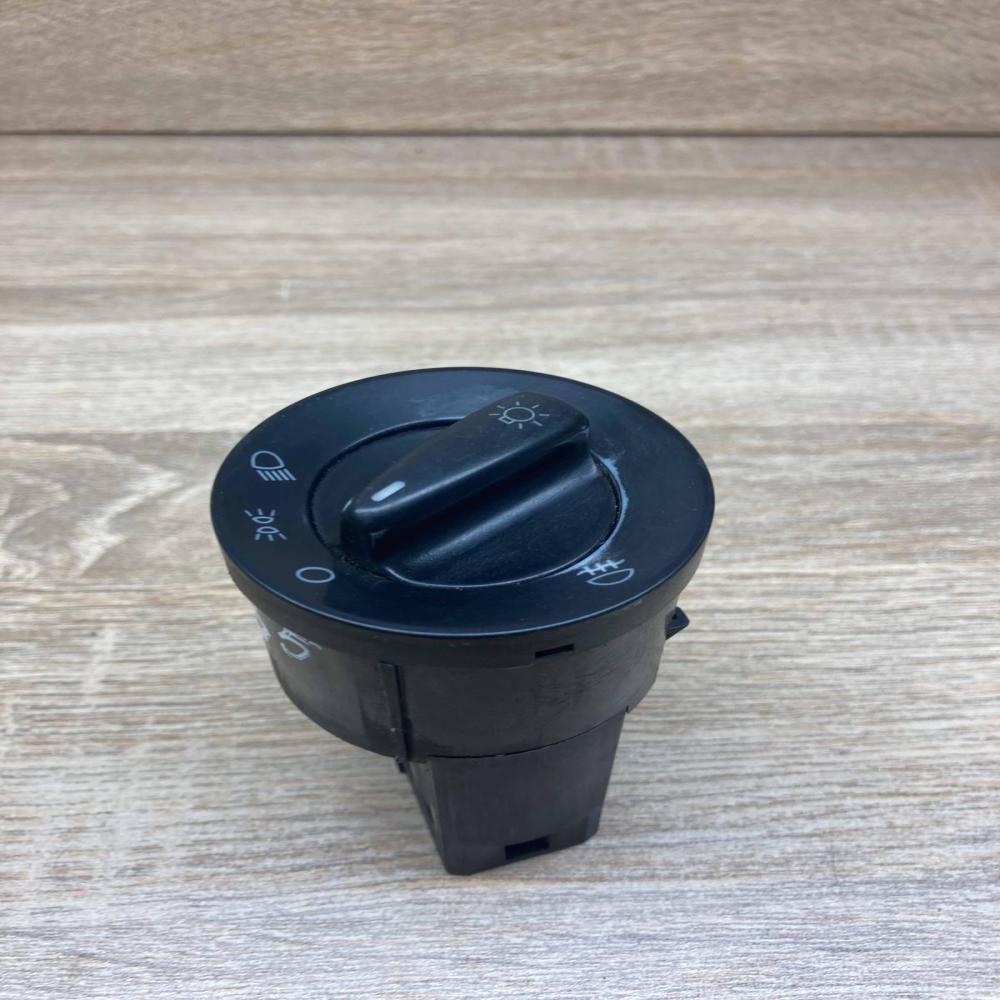 1C0941531   Light switch Volkswagen PASSAT B5