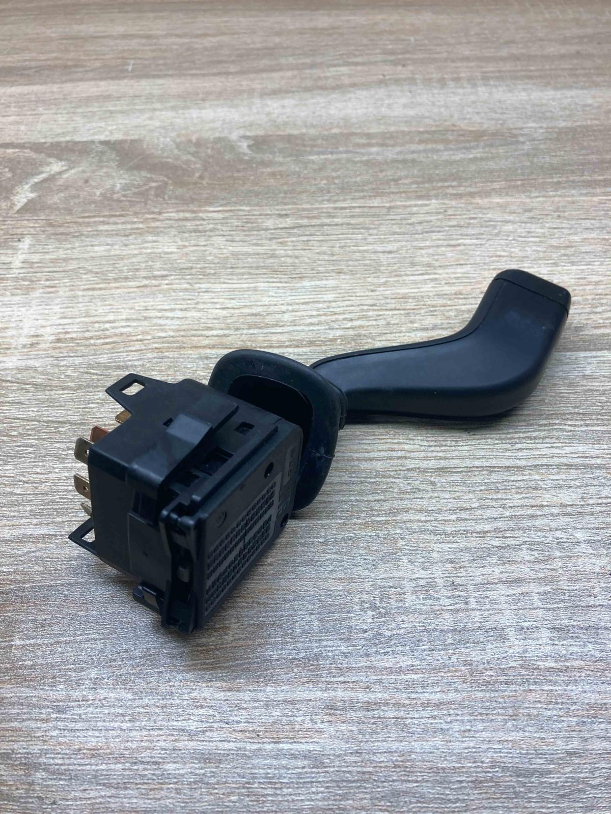 90221174 90181846  Indicator stalk Opel Omega B1