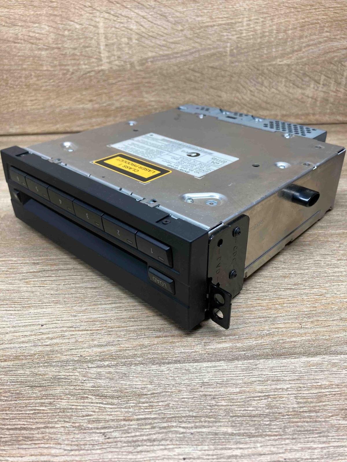 9151148   Radio/CD/DVD/GPS head unit BMW X5 E70