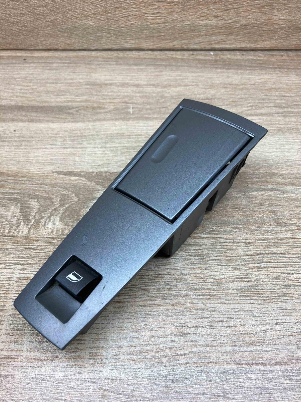 8379597 7024489  Electric window control switch BMW 7 E65 E66