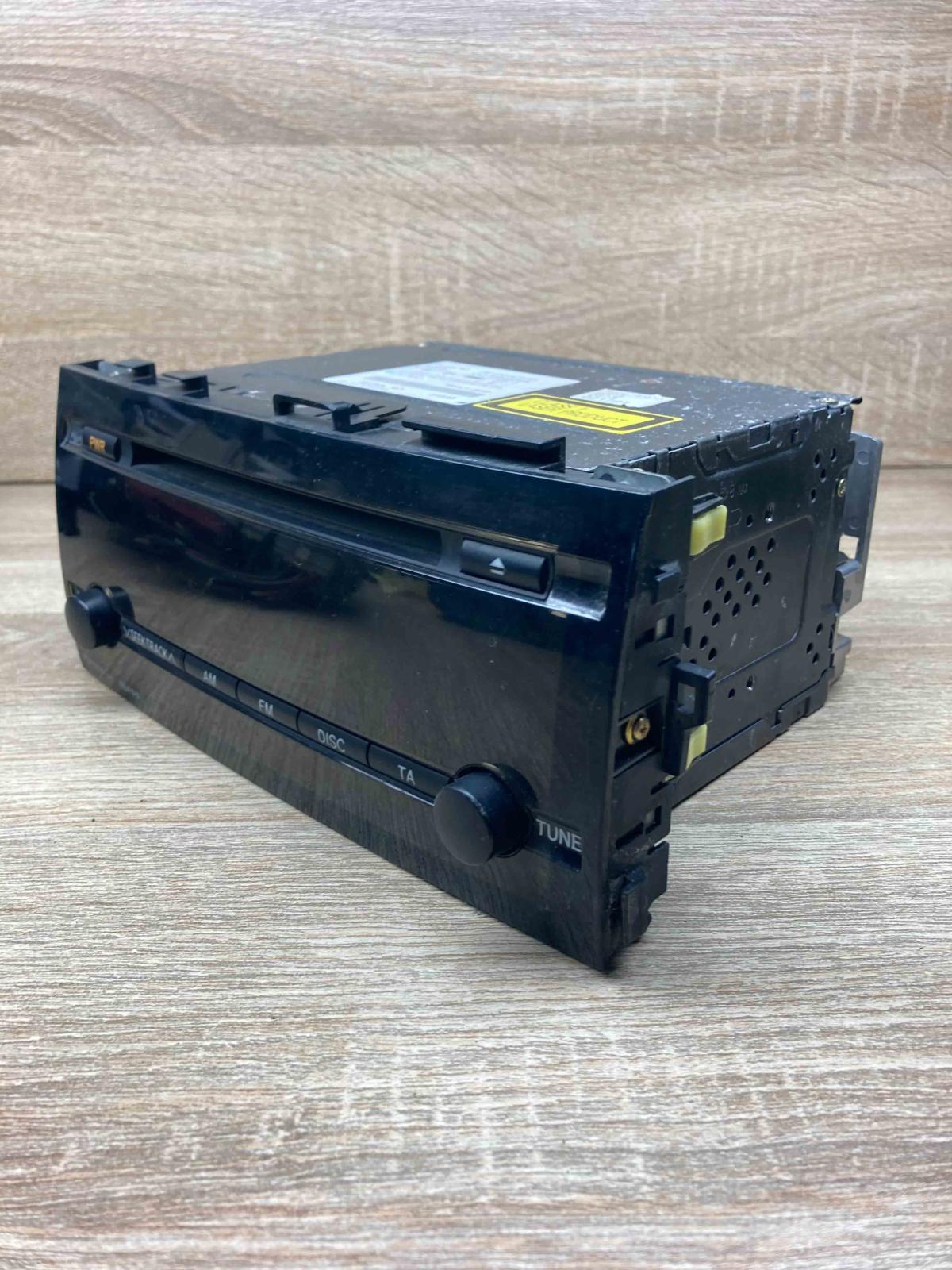 86120 47110   Radio/CD/DVD/GPS head unit Toyota Prius (XW20)