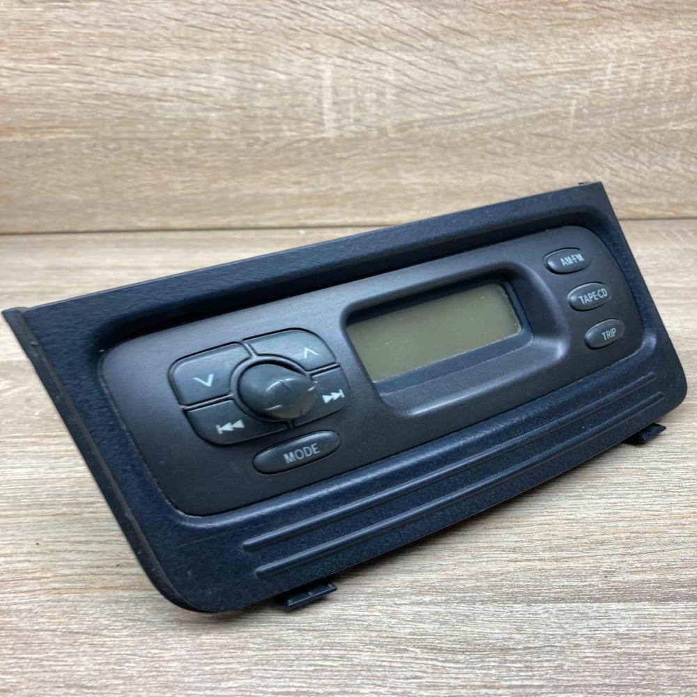 86110 52040 C0   Radio/CD/DVD/GPS head unit Toyota Yaris Verso