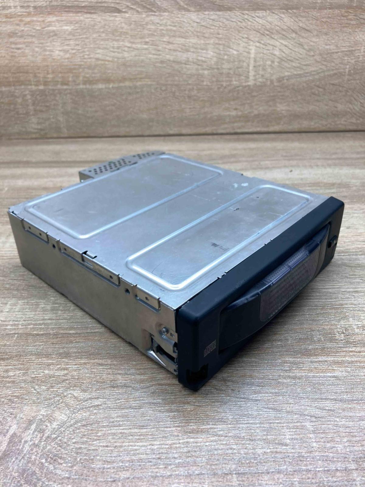 6949694   CD/DVD changer BMW 5 E60 E61