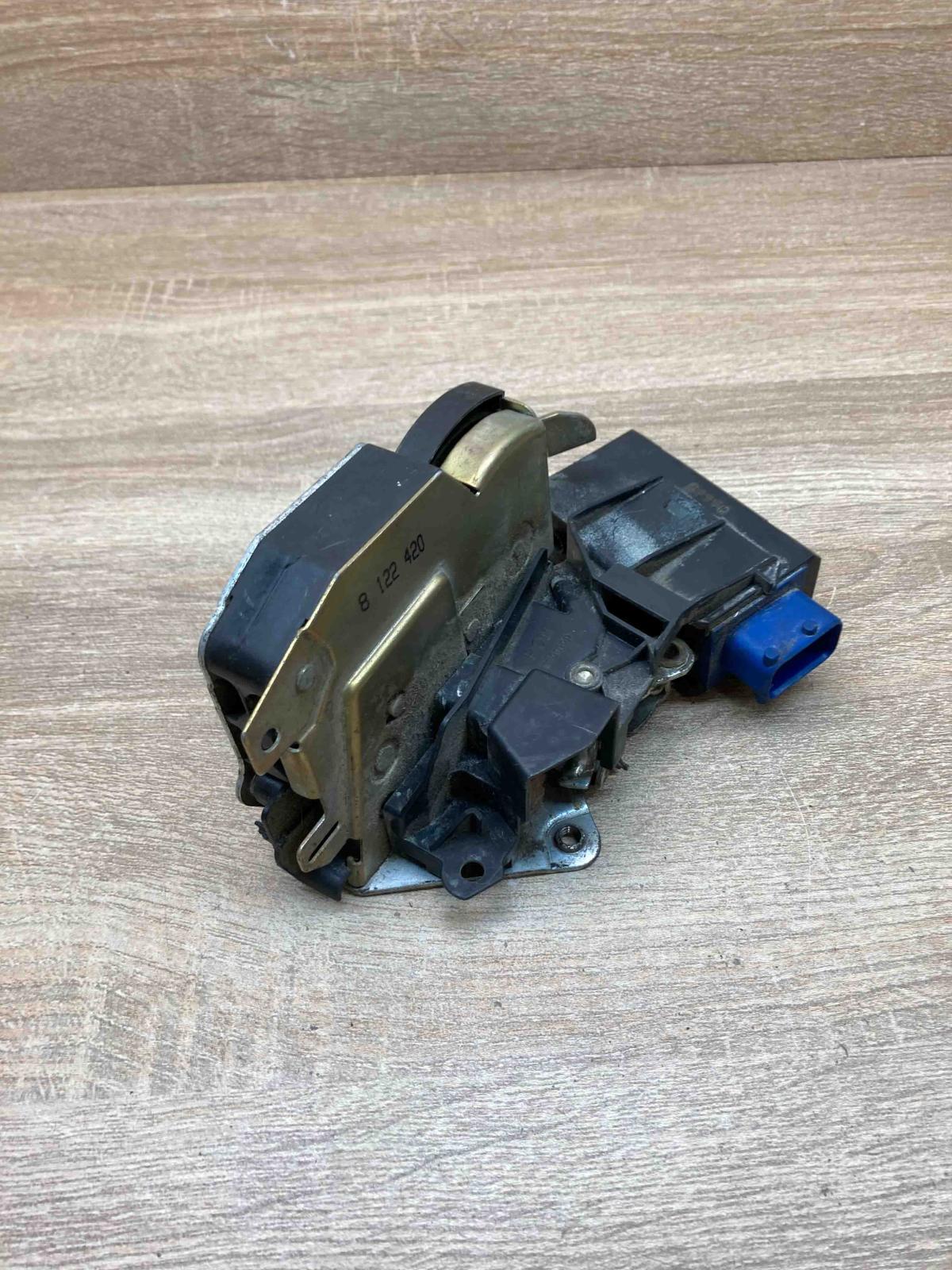 1387607 141306  Rear door lock BMW 3 E36