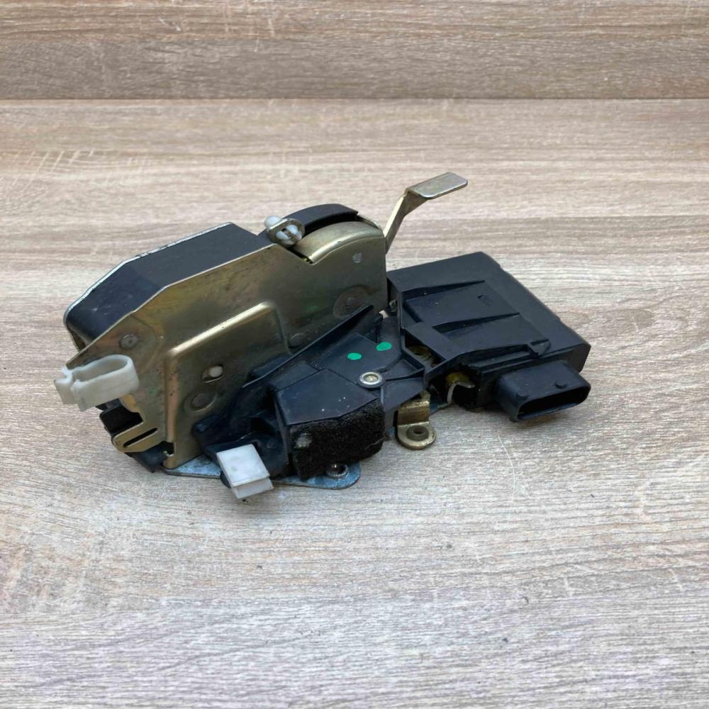 1387606   Front door lock motor BMW 3 E36