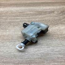 A322902   Central locking motor Mercedes-Benz E W211