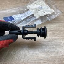 A2035040059   Radiator mount bracket Mercedes-Benz C W203