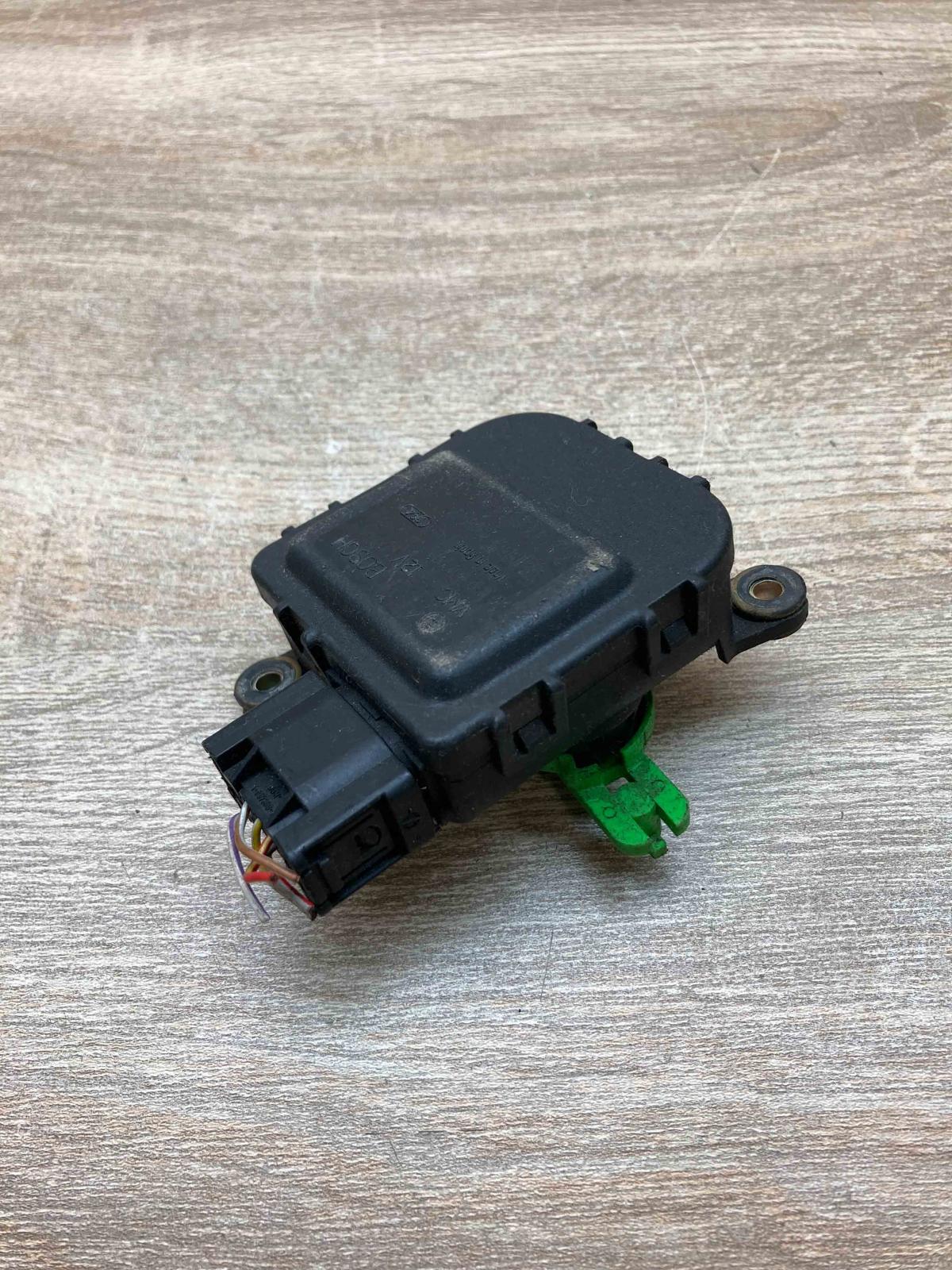 1J1907511D 0132801209 With Plug Air flap motor/actuator Volkswagen Golf IV