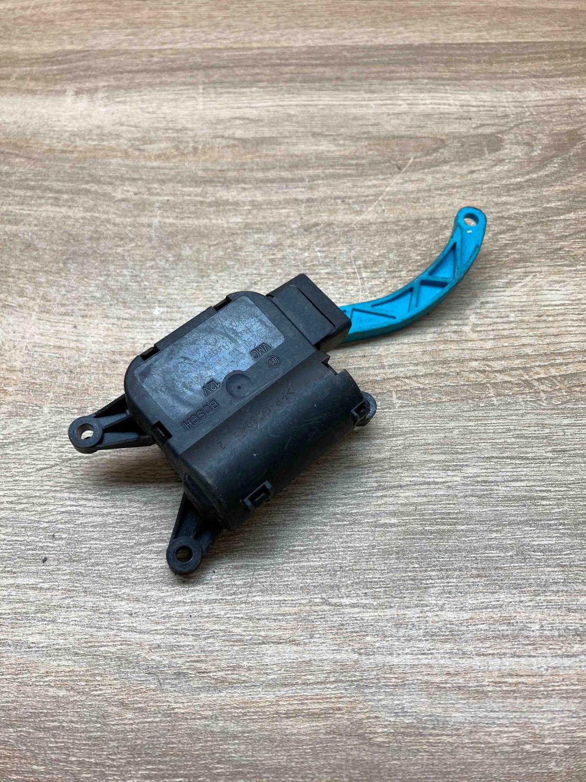 1K1907511E 983129PC  Air flap motor/actuator Audi A3 S3 8P