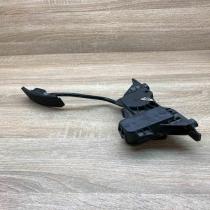 APM30 004 3Y06 0550  Accelerator throttle pedal Toyota Avensis T220