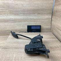 APM30 004 3Y06 0550  Accelerator throttle pedal Toyota Avensis T220