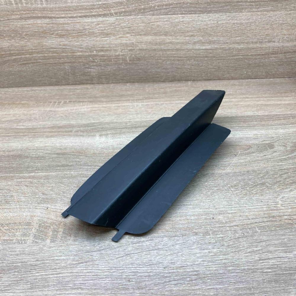 04805925AA  LH Front bumper corner part panel trim Dodge Magnum
