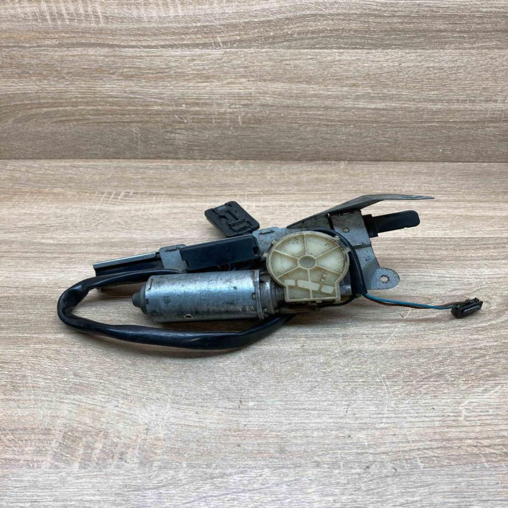 1248206415 0095455328  Seat belt adjustment motor Mercedes-Benz E W124