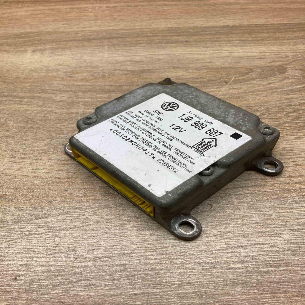 1J0909607 5WK4199  Airbag control unit/module Volkswagen PASSAT B5