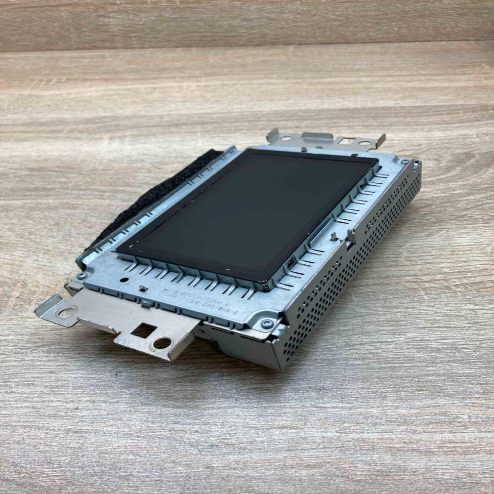 31328307   Screen/display/small screen Volvo V60