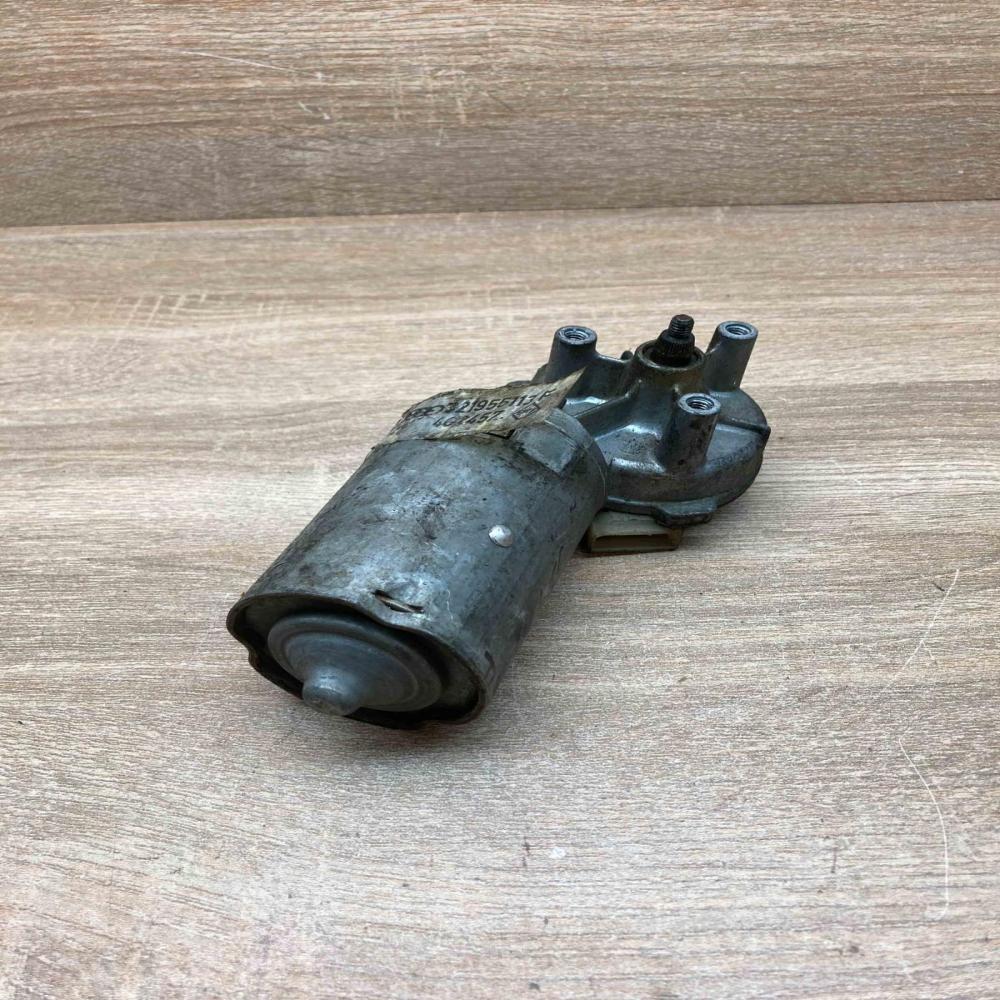 321955113F   Wiper motor Volkswagen PASSAT B2